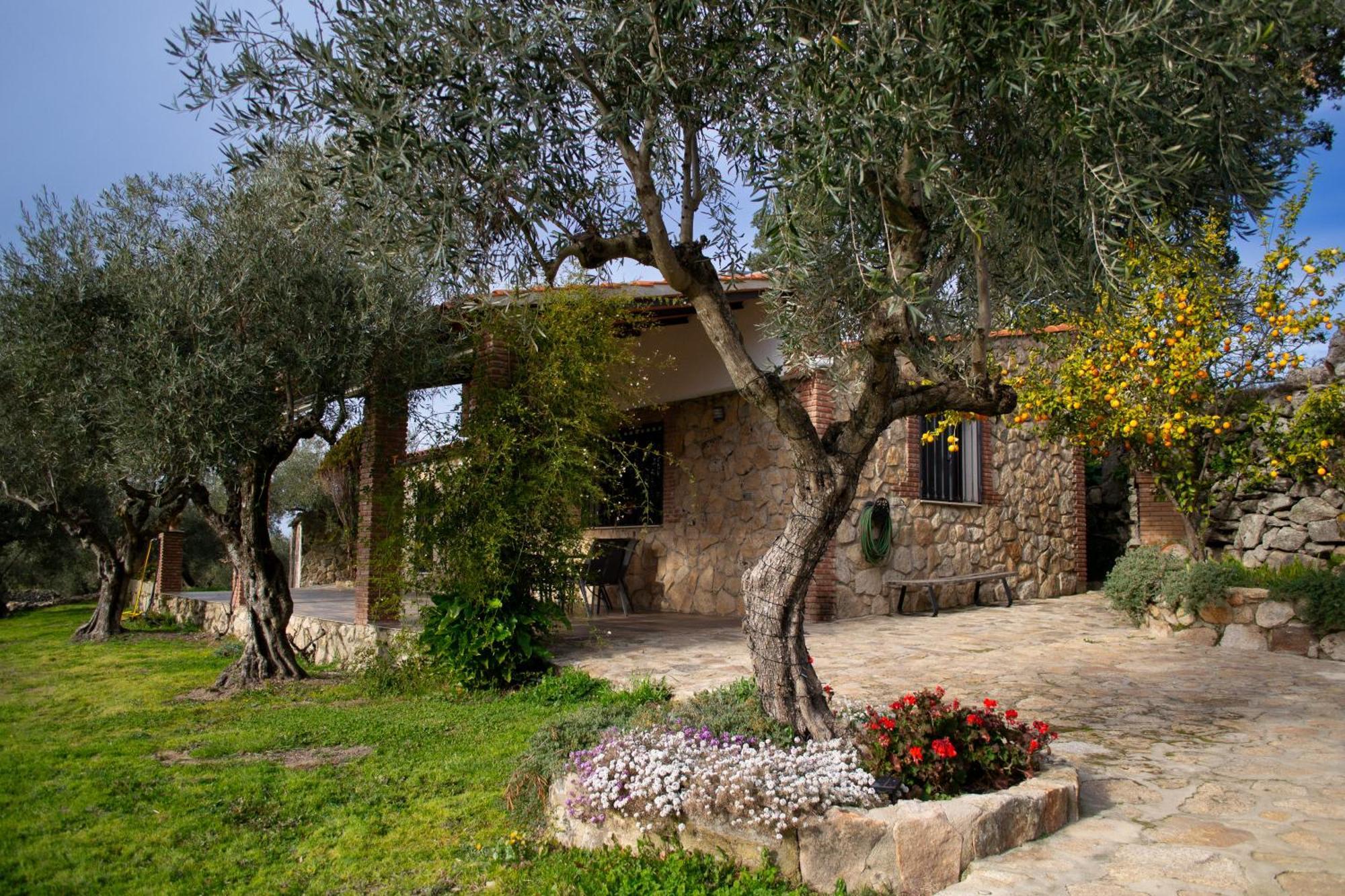 Casa Rural La Recuera Montanchez Luaran gambar